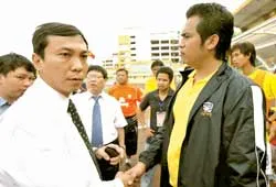 Chùm ảnh về hành động không fair-play của đội U19 Thái Lan ảnh 4 Chùm ảnh về hành động không fair-play của đội U19 Thái Lan ảnh 4