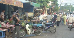 Xây chợ rồi… bỏ hoang