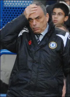 Chelsea sa thải HLV trưởng Avram Grant