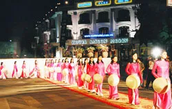 Festival Huế 2008, ngành du lịch đua với thời gian
