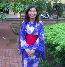 Cô giám đốc sinh viên