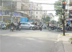 Đèn đỏ dừng ở đâu
