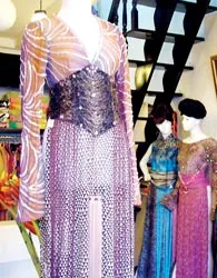Nhà thiết kế Võ Việt Chung: Bay bổng cùng ước mơ ảnh 2 Nhà thiết kế Võ Việt Chung: Bay bổng cùng ước mơ ảnh 2