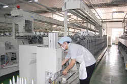Xuất khẩu hàng dệt may: Phát triển cả hai cạnh trong “tam giác sản xuất”