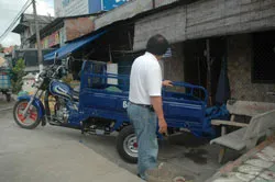 Khóc, cười với xe lam Trung Quốc ảnh 2 Khóc, cười với xe lam Trung Quốc ảnh 2