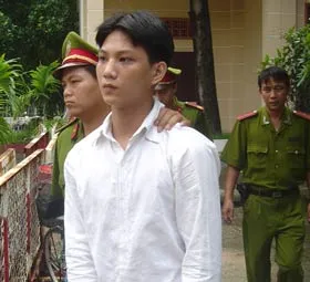 Đâm người vô cớ, lãnh 8 năm tù