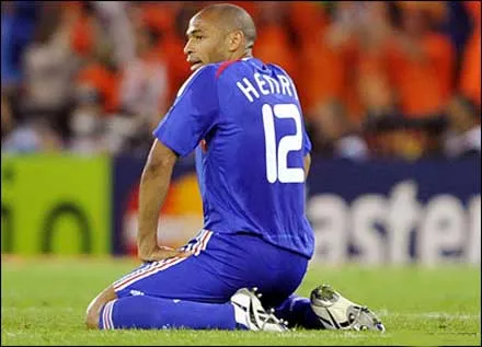 Nỗi buồn của Henry khi đội nhà sớm bị loại.