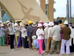 Mưu sinh nơi cửa khẩu