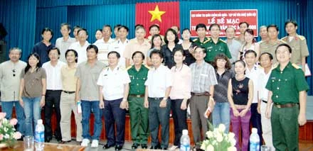 24 truyện-ký, 108 bài thơ về người lính và chiến tranh