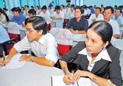 Có nên hạ chuẩn trình độ? ảnh 2 Có nên hạ chuẩn trình độ? ảnh 2