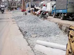 Công trình thiếu che chắn