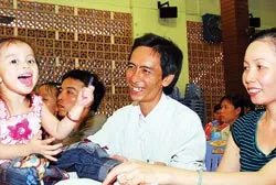 Tuyên dương những gia đình công nhân vượt khó ảnh 2 Tuyên dương những gia đình công nhân vượt khó ảnh 2