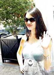 Miss World Trương Tử Lâm làm từ thiện ở miền Bắc