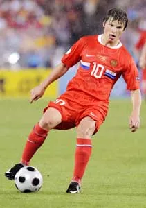 Arshavin: Chờ đợi quyết định tương lai