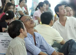 TTCK đảo chiều chớp nhoáng, nhà đầu tư "ôm hàng"