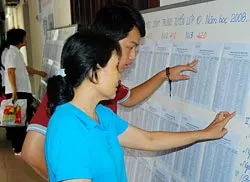 Công bố điểm chuẩn lớp 10: Hầu hết điểm chuẩn đều tăng ảnh 2 Công bố điểm chuẩn lớp 10: Hầu hết điểm chuẩn đều tăng ảnh 2