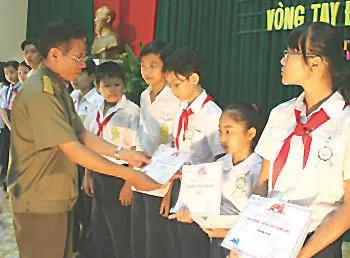 Ấm áp nghĩa tình