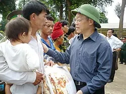 Khẩn trương khắc phục hậu quả thiên tai, ổn định cuộc sống người dân