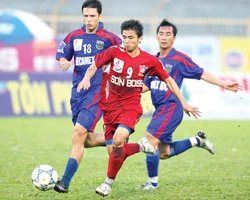 Trước loạt trận vòng 25 V-League 2008 (ngày 17-8): Cười ít, khóc nhiều