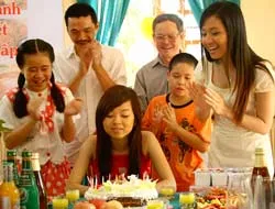 Nhà có nhiều cửa sổ - Mở rộng cánh cửa nhân ái