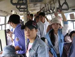 Xe buýt TPHCM - Những hạt sạn không đáng có