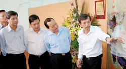 Dù ở đâu cũng hướng về quê hương ảnh 2 Dù ở đâu cũng hướng về quê hương ảnh 2