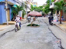 Các công trình đào đường nhếch nhác - Có vô cảm với bức xúc của dân? ảnh 3 Các công trình đào đường nhếch nhác - Có vô cảm với bức xúc của dân? ảnh 3