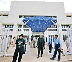 Bầu cử Tổng thống Pakistan: Ông Zardari - Chủ tịch đảng Nhân dân chiến thắng áp đảo ảnh 2 Bầu cử Tổng thống Pakistan: Ông Zardari - Chủ tịch đảng Nhân dân chiến thắng áp đảo ảnh 2