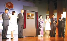 Bà Vương Bửu Linh, Chủ tịch HĐQT Hệ thống Trường Quốc tế Khai Sáng (RISS): Góp sức xây dựng nguồn nhân lực Việt ảnh 2 Bà Vương Bửu Linh, Chủ tịch HĐQT Hệ thống Trường Quốc tế Khai Sáng (RISS): Góp sức xây dựng nguồn nhân lực Việt ảnh 2