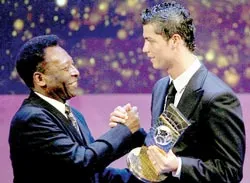 Ronaldo giành danh hiệu Cầu thủ xuất sắc nhất năm 2008 của FIFA