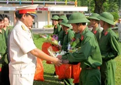 369 hạ sĩ quan, binh sĩ hoàn thành nghĩa vụ quân sự trở về địa phương