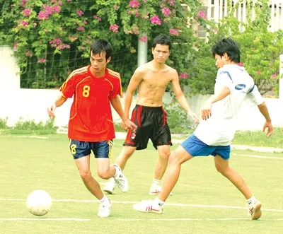 Khi đá "phủi" lên đời