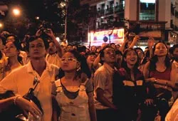 Cả nước hân hoan đón mừng năm mới Kỷ Sửu ảnh 2 Cả nước hân hoan đón mừng năm mới Kỷ Sửu ảnh 2