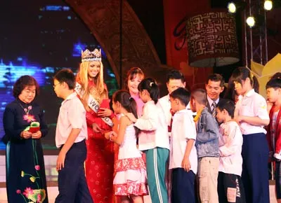 Cả nước hân hoan đón mừng năm mới Kỷ Sửu ảnh 8 Cả nước hân hoan đón mừng năm mới Kỷ Sửu ảnh 8