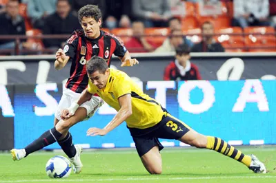 Lazio (10) - Milan (3): Ván bài lật ngửa