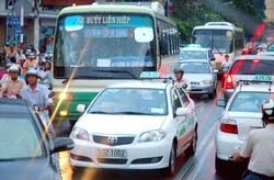 Bắt đầu cải tổ… xe buýt