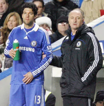 Chelsea củng cố nội bộ sau khi sa thải HLV Scolari
