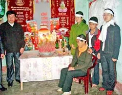 Ba thủ khoa tranh nhau bỏ học nuôi mẹ ảnh 2 Ba thủ khoa tranh nhau bỏ học nuôi mẹ ảnh 2