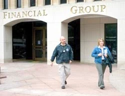 Mỹ: Giám đốc đầu tư của Tập đoàn Stanford bị bắt