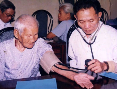 Tấm lòng những thầy thuốc quân y