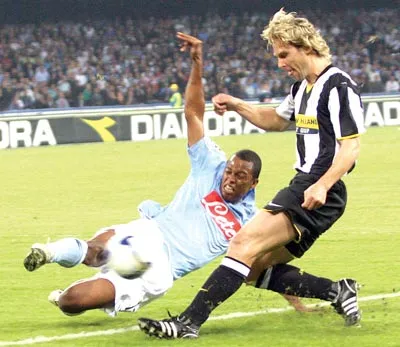 Juventus (2) - Napoli (10): Juventus chấp nửa đội hình