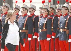Phụ nữ trong thời đại toàn cầu hóa