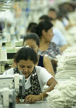 Phụ nữ trong thời đại toàn cầu hóa ảnh 2 Phụ nữ trong thời đại toàn cầu hóa ảnh 2