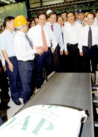 Vietnam produces its first ton of DAP fertilizer ảnh 1 Vietnam produces its first ton of DAP fertilizer ảnh 1