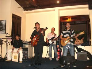 The Juram performing an acoustic song at the Caravelle Hotel in district 1 April 13 (Photo: Truong Son) The Juram performing an acoustic song at the Caravelle Hotel in district 1 April 13 (Photo: Truong Son)