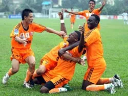 V-League 2009 sau 7 vòng đấu: Nổi ít, loạn nhiều