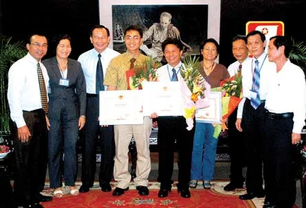 Bí thư Tỉnh ủy tỉnh Cà Mau Nguyễn Tuấn Khanh thăm Báo SGGP
