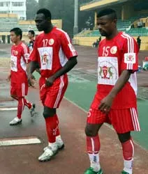 Ngoại lấn nội - lỗi tại ta toàn phần