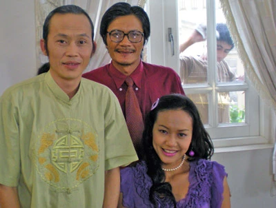 Một ngày với đoàn phim Kính thưa Ôsin