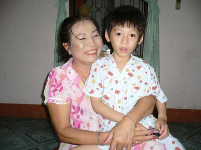 Người nuôi 9 bà mẹ
